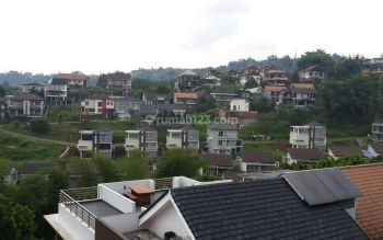 Rumah Nyaman Sejuk 3 Lantai di Cluster Dago Permai Bandung