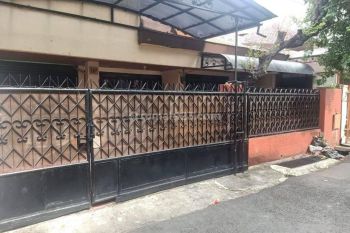 Rumah tebet barat Sudah Renovasi jl 2 mobil