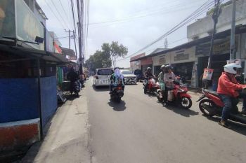 Ruang usaha di Jalan Ciwastra,jalan baturaden SHM Butuh Renovasi