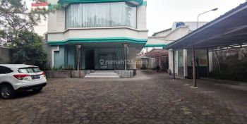 Gedung Bagus Dan Kokoh di Mainroad Area Sayap Pajajaran, Bandung