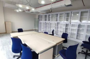 Dijual Cepat Ruang Kantor Semi Furnished Luas 150m2, di L avenue Office Pancoran