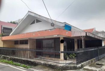 Rumah hoek terawat di rawasari cempaka putih