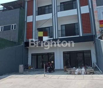 Ruko di Ruko Kembangan. Jakarta barat Sudah Renovasi SHM 80 m2