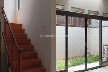 Sewa Rumah Bagus , 2 Lantai Disektor 3 ,bintaro Jaya