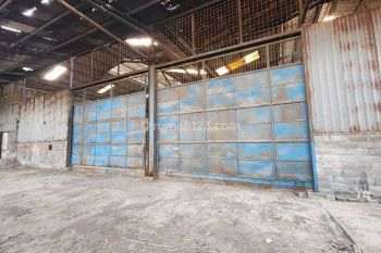 Gudang sebelah pintu Tol Dekat pelabuhan Perak. Hitung tanah