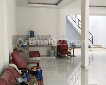 Dijual rumah di Taman surya 5, baru selesai renovasi