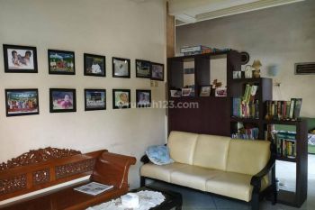 Dijual Cepat Rumah Hook + Toko Lokasi Strategis di Kota Malang