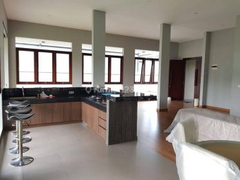 Rumah Besar Setraduta Cocok Untuk Tempat Tinggal Atau Kantor