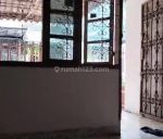 thumbnail-j-disewakan-rumah-6x18m2-taman-ratu-jakarta-2