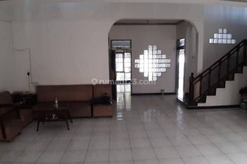 Rumah Nyaman Siap Huni di Taman Holis Indah, Bandung