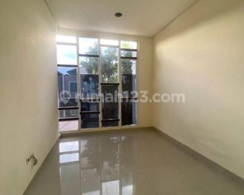 Di sewakan rumah green lake city dengan fasilitas bagus