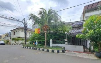Rumah Jalan Lebar Lingkungan Asri di Gading Elok Utara Kelapa Gading