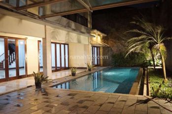 Disewa Rumah Dharmawangsa 4+1br Uk750m2 At Jakarta Selatan