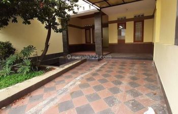 Disewakan Rumah 2 Lantai Bagus di Komplek Batumas Mengger Soekarno Hatta Bandung