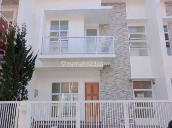 Rumah Baru Strategis di dkt RS Hermina Arcamanik Padasuka Antapani