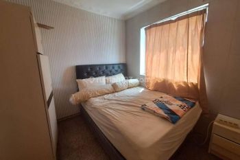 Rent Apartemen: Apartment East Coast