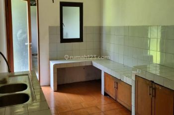 Dijual Rumah Strategis Yang Nyaman Asri Di Mekarwangi