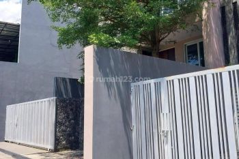 Rumah di Jl Diponegoro Ungaran 3 Lantai siap huni