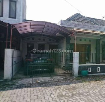 Rumah Keluarga Semi Furnish di Condongcatur Sleman