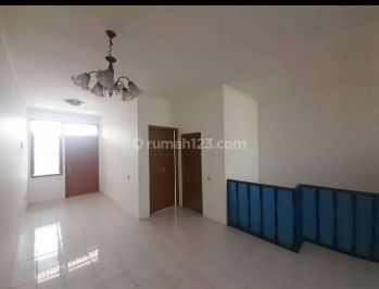 Jual cepat,jarang ada,rumah 2 lantai,layak huni,,Pademangan Timur