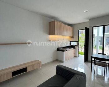 Disewakan Rumah Mewah Siap Huni Cluster Wisteria, Metland Menteng, Cakung, Timur