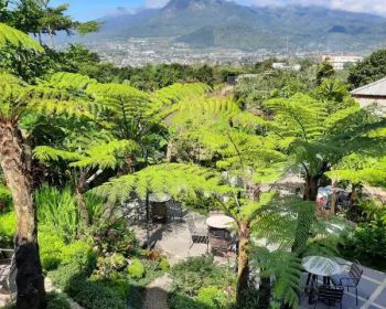 Cafe Dijual Ramai Pengunjung Ada Pabrik Susu Dan Rumah Tinggal