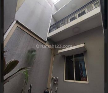 Rumah Bagus 2 Lantai di Canary the Spring Summarecon Gading Serpong