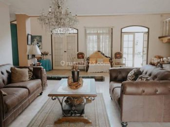 Rumah Asri Halaman Luas Strategis Bebas Banjir di Cilandak