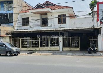 Rumah Usaha Raya Kenjeran Area Parkir Luas