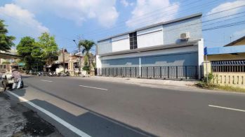 Tempat usaha strategis utara manahan Solo