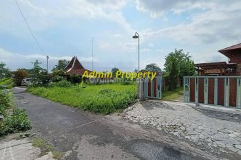 Strategis, Tanah Dekat Cengkir Resto Jl Damai, Sleman