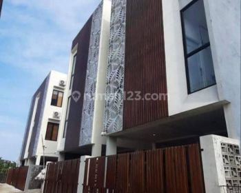 Jual Kosan 10 Kamar Kukusan Beji Depok 300 Meter Ui
