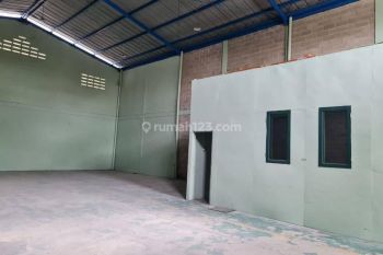 Gudang siap pakai ada office di kompleks pergudangan yang strategis di Gudang