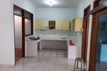 Rumah terawat pusat kota di taman lingkar selatan bandung