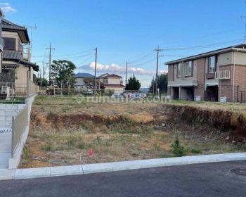 Bu Tanah Dekat Angklung Ujo