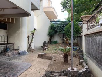 703. DI JUAL RUMAH DHARMAHUSADA 0 jalan raya