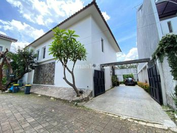 Rumah Modern Minimalis di Pondok Labu