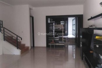 Rumah Disewa Modern Nyaman di Setra Duta