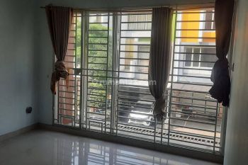 J Disewakan Rumah 6x15m2 Taman Grisenda