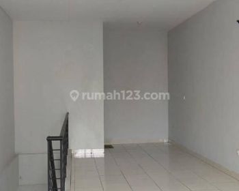 Ruko dua lantai dekat sekolah dan tempat ibadah