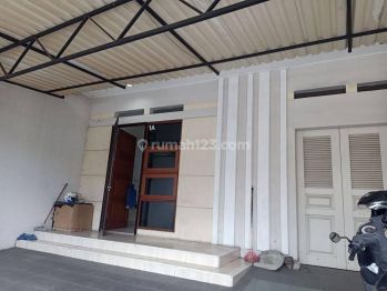 Rumah minimalis baru renov siap huni di Jelambar