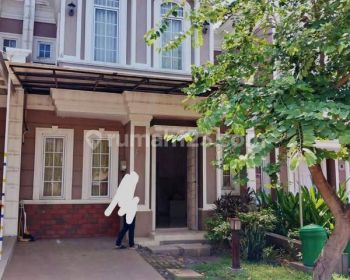 Rumah 2 Lantai di Paramount Village Manyaran Semarang