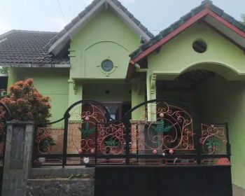 Rumah dalam Perumahan dekat UGM UII Condong catur