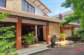 Rumah di Cipete 2 Lantai Bagus untuk Usaha
