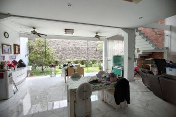 Rumah Mewah di Cluster Favorite Singgasana Pradana Bandung