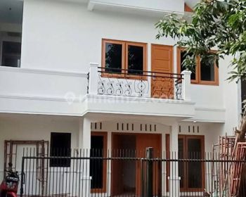 Dijual Rumah 2 Lantai di Banjar Wijaya, Cipondoh, Kota Tangerang