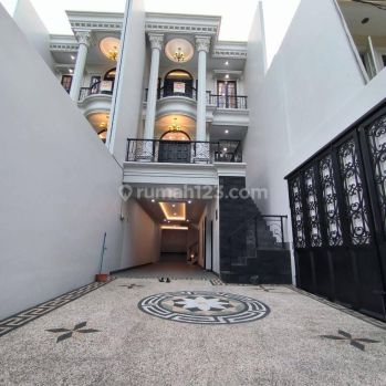 Rumah Super Mewah Moderen Jati Padang, Pejaten,  Jakarta Selatan