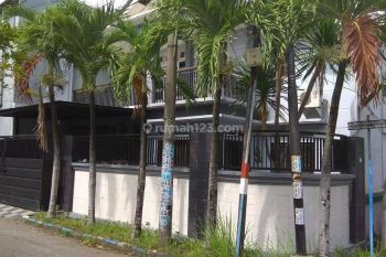 Dijual Rumah Minimalis 2 Lantai Bagus di Griya Kebraon Barat