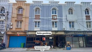 Ruko Gandeng 3 Lantai di Harapan Indah Harga Enteng 13245 Er