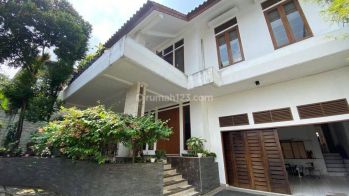 Rumah 2,5 Lantai di Cipete Selatan Dekat Antasari dan Kemang Raya